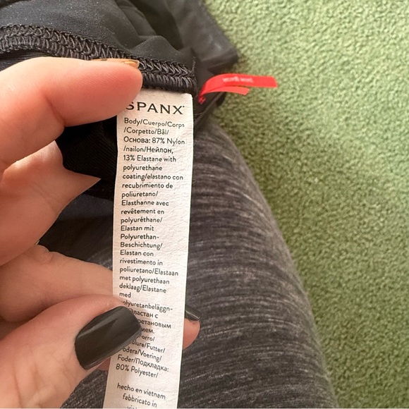 SPANX Shiny Black Leggings - Picture 8 of 9